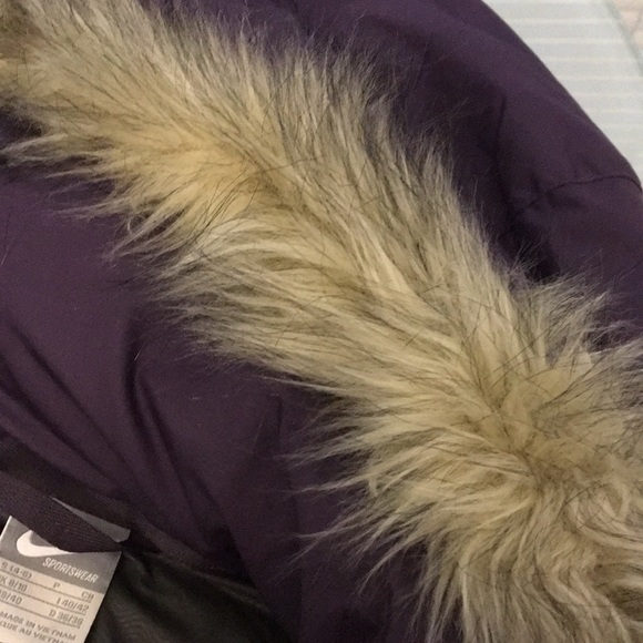 Nike Down Winter Coat - Picture 6 of 6